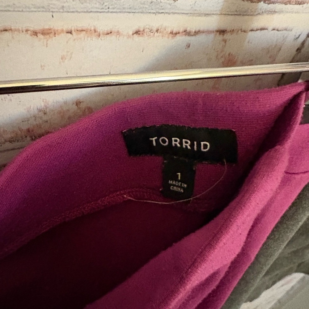 Torrid Elegant Pink and Gray Skirt Set - Picture 7 of 8
